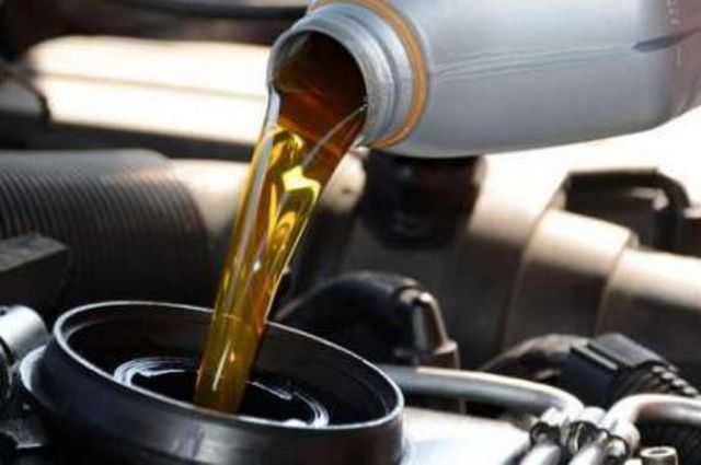 علامات على الحاجة لتغيير زيت السيارة