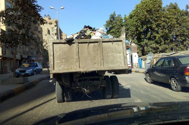 ضبط مروج لشائعة انتشار سيارات النقل بدون لوحات أو بلوحات مطموسة