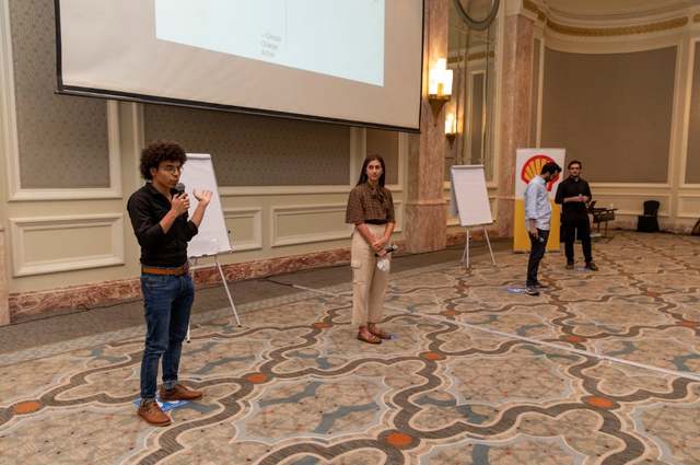 فريق الجامعة الأمريكية بالقاهرة AUC-07 الثاني عالمياً مسابقة شل العالمية "تخيل المستقبل"