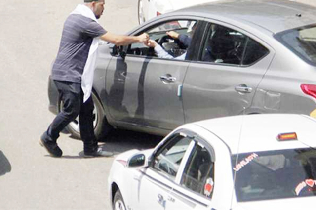 برلماني : قانون انتظار السيارات لن يطبق على من يركن سيارته أمام منزله