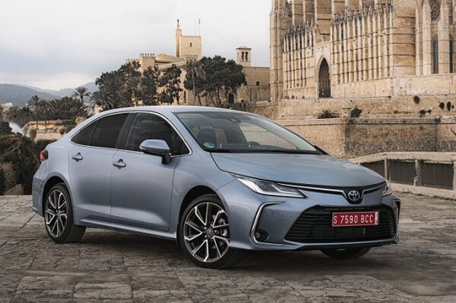 أسباب ارتفاع أسعار تويوتا وتطبيق الزيادة على الحاجزين