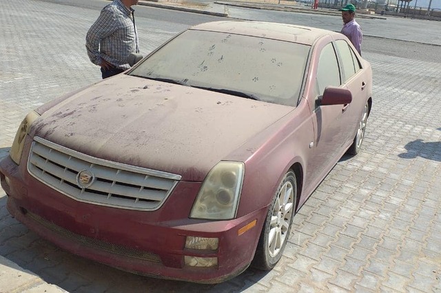 صور: كاديلاك ومرسيدس وجيب في مزاد جمرك نويبع