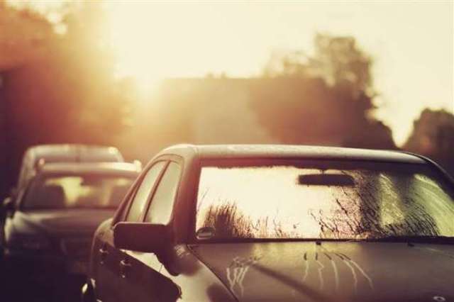 كيف تتغلب على آثار ركن سيارتك في الشمس ؟