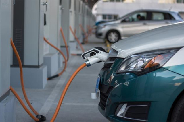 اعلان أسعار شحن السيارات الكهربائية سيزيد عدد محطاتها بمصر