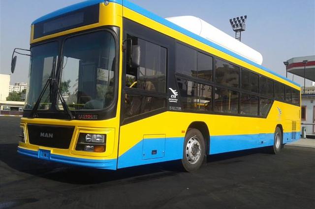 مطالب رئاسية بالتوسع في مركبات النقل العام والثقيل التي تعمل بالغاز والكهرباء