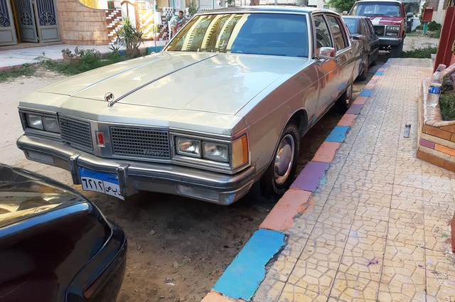 للبيع في مصر : أولدزموبيل ريجنسي موديل 1983 بسعر 85 ألف جنيه