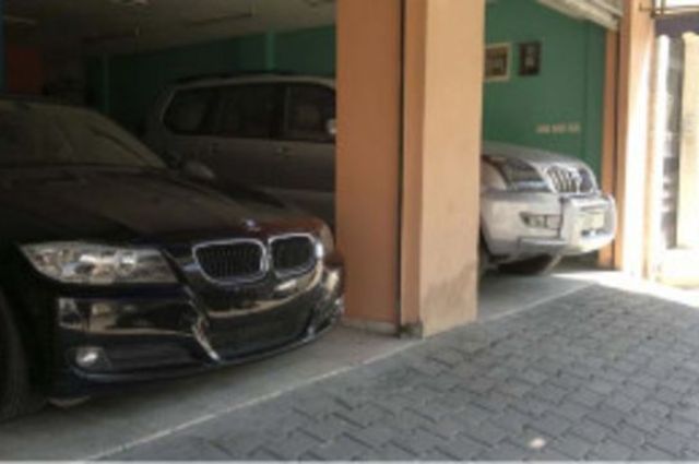 آخر تفاصيل قضية تهريب 16 سيارة فاخرة لمصر