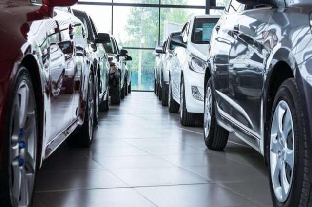 وزير التنمية المحلية يقدم تفاصيل جديدة حول أزمة نقل معارض السيارات