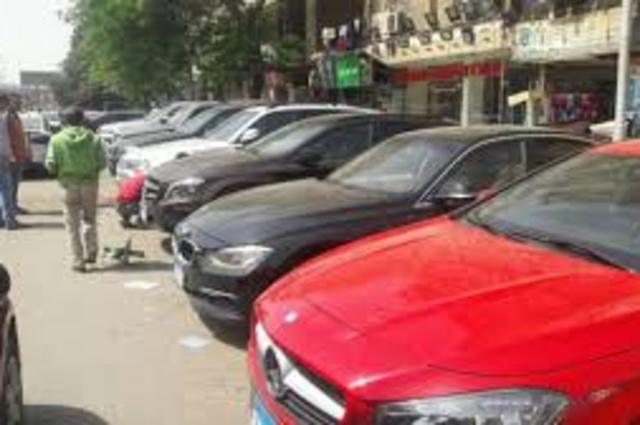 مطالب بمهلة لتنفيذ قرار نقل معارض السيارات