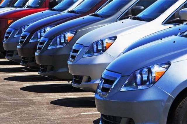 تحذير من المرور لمعارض السيارات بمصر