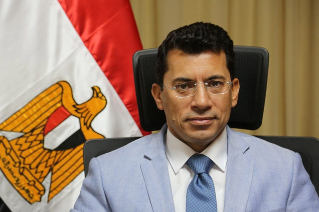 انقلاب سيارة وزير الشباب والرياضة بمصر