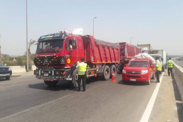 ضبط سائق سيارة نقل لسيارة بالجزيرة الوسطي