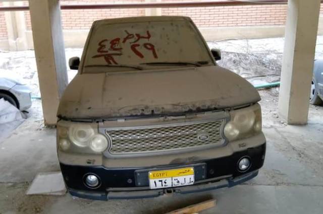 رانج روفر وفولفو ورمسيس في مزاد للنيابة في مصر