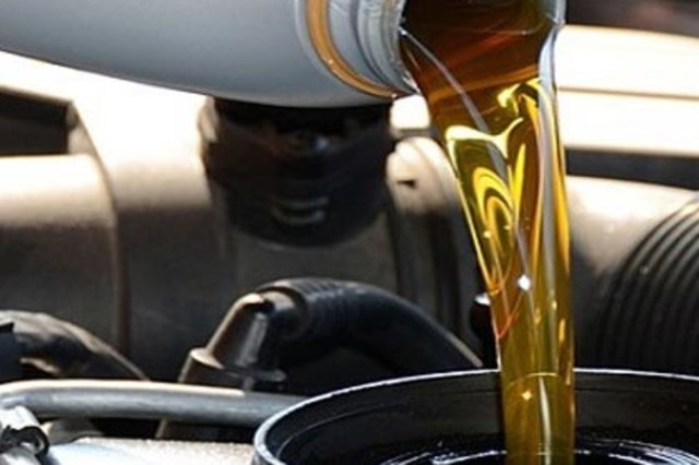 ارتفاع بين 15 و20% في أسعار زيوت السيارات بمصر