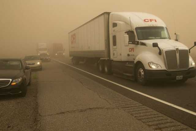 نصائح للقيادة خلال العواصف الترابية