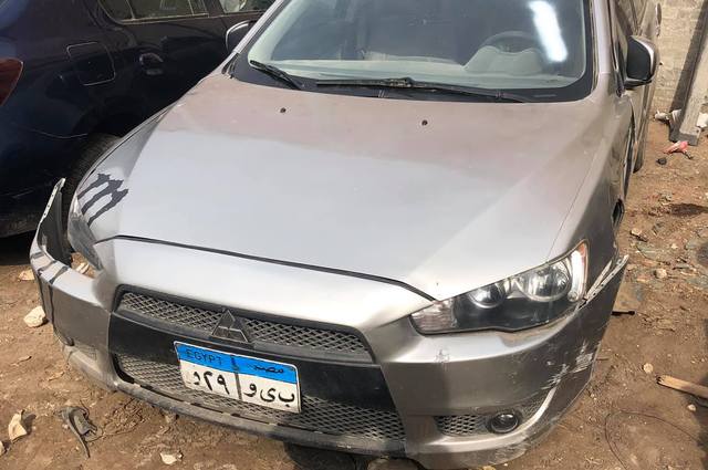 بالصور . . أهم سيارات الحوادث في مزاد وثاق 