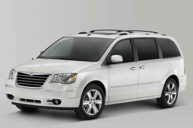 سيارة اليوم المستعملة : كرايسلر تاون آند كنتري موديل 2010