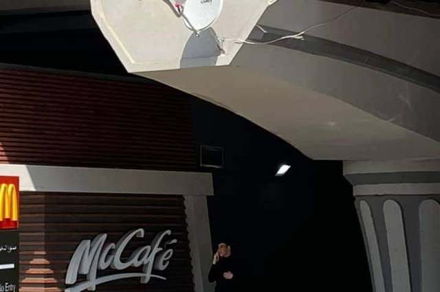 إزالة طبق الدش المثير للجدل من كوبري بمصر الجديدة   