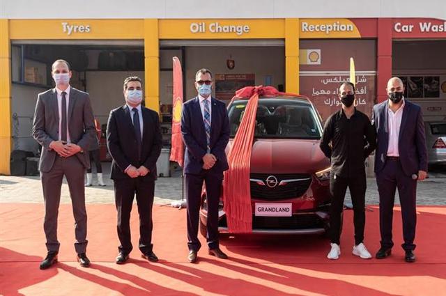 تسليم أول سيارة أوبل جراند لاند هدية من شل والمنصور