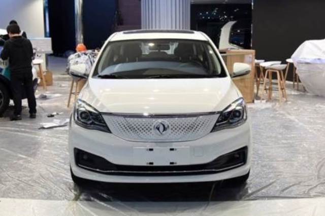 حافز أخضر لمشتري السيارات الكهربائية محلية التصنيع