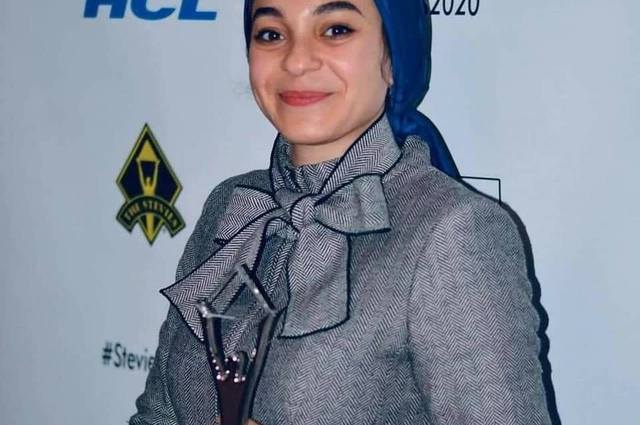 شابة مصرية تحصد جائزة ستيفي للسيدات في صناعة السيارات