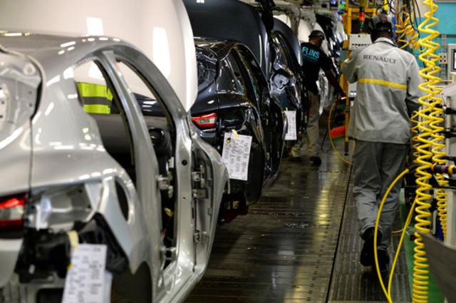 مطالب رئاسية بالتركيز على جذب القطاع الخاص لتصنيع السيارات الكهربائية