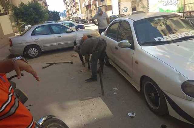 فتوى بخصوص حرمة وضع حواجز لأماكن السيارات بالطريق العام