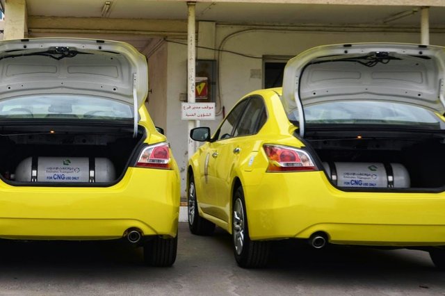مطالب باعفاء السيارات العاملة بالغاز من بعض رسوم التراخيص