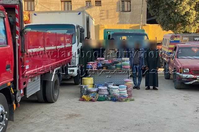 ضبط عصابة متخصصة في سرقة السيارات وحمولاتها بالإكراه