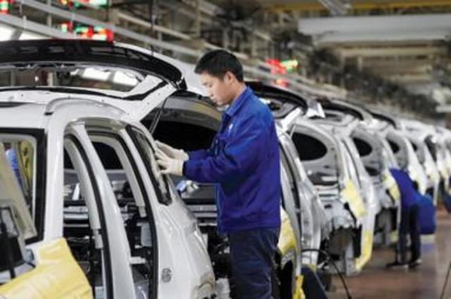 الحكومة تدرس إقامة صندوق لتحفيز صناعة السيارات بمصر