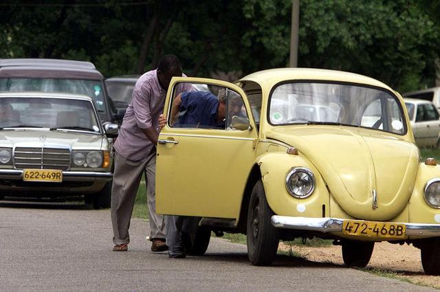 أفريقيا تفحص السيارات المستعملة المستوردة من اليابان خوفاً من التلوث النووي