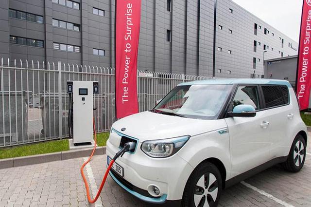 تحذير من توكيلات للمصريين من السيارات الكهربائية المستوردة