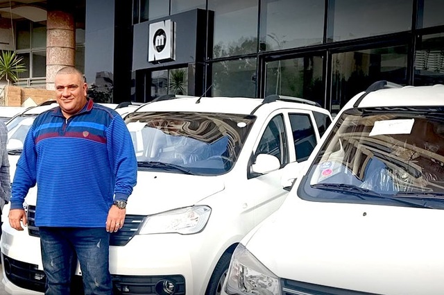 تسليم أسطول من سيارات جلوري 300S للخرافي