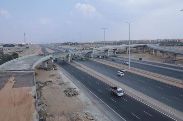 صور لعدد من كباري القطار الكهربائي LRT 