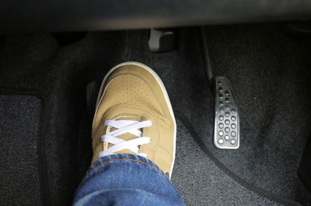 تعرفوا على أسباب هروب الفرامل وكيفية التعامل معها