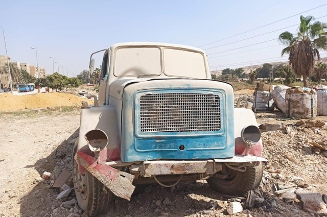 سيارات فان ونقل وموتوسيكلات في مزاد علني في 9 نوفمبر