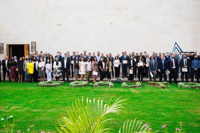 الاحتفال بالمتسابقين لمشاريع جي بي ستارز 