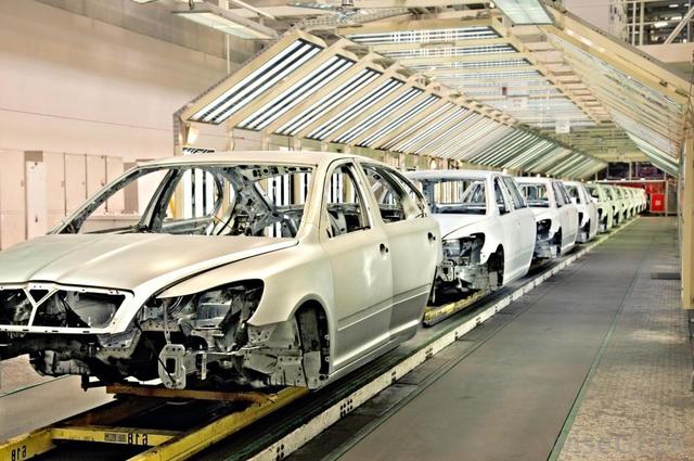 مطالب بالاهتمام بصناعة هياكل السيارات في مصر