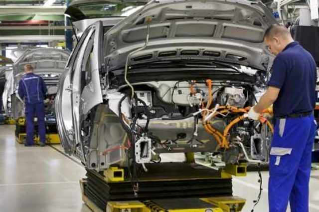 برلماني : الدولة تركز على تصنيع السيارات الكهربائية مع حوافز الانتاج