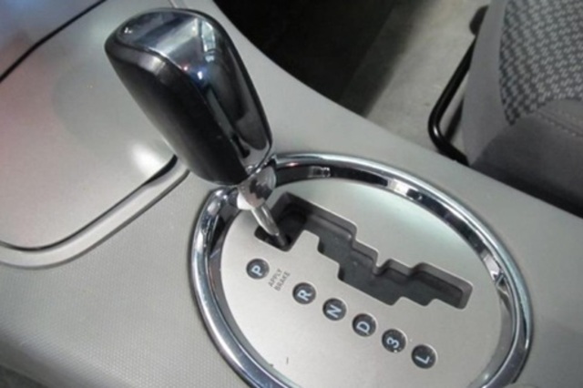 أهم عيوب الفتيس الأوتوماتيك وكيفية قياس مستوى الزيت