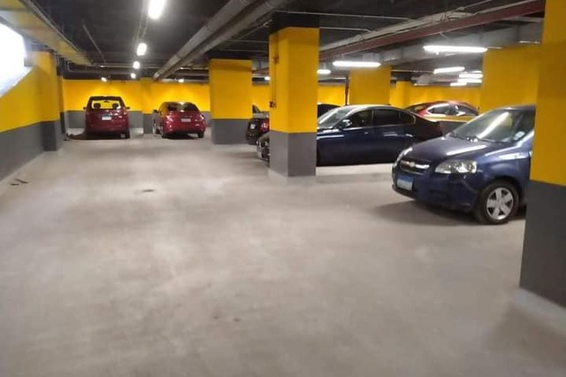 فتح جراجات مغلقة ومخالفة للسيارات في وسط البلد