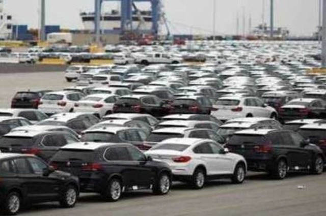 الجمارك : 695 عملية استيراد لسيارات أوروبية جاءت باوراق مزورة