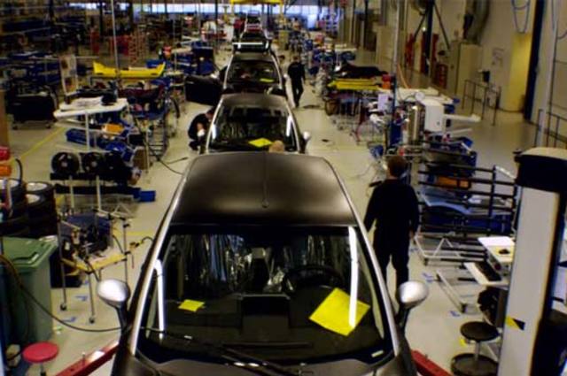 برلماني . . المشروعات القومية والمدن الجديدة ستحي صناعة السيارات بمصر