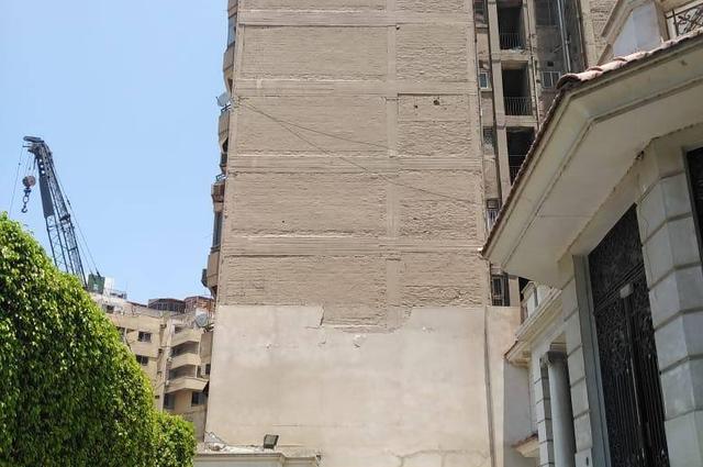 محافظة القاهرة تؤكد متابعة مشكلة الهبوط الأرضي لعمارة الزمالك