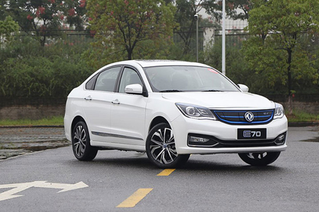 اهتمام رئاسي بالسيارات الكهربائية في مصر