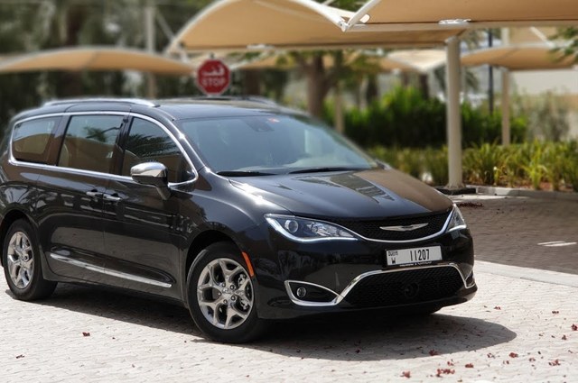 كرايسلر باسيفيكا بسبعة مقاعد في مصر وسعر 2 مليون و90 ألف جنيه