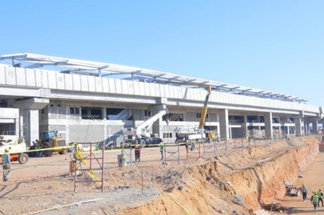 تحويلات مرورية لتنفيذ أعمال نفق مشاه لربط موقف العاشر بمحطة عدلى منصور