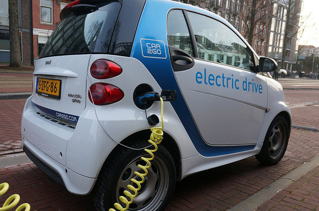 43 سيارة كهربائية و12 سيارة غاز ترخيص في مايو الماضي