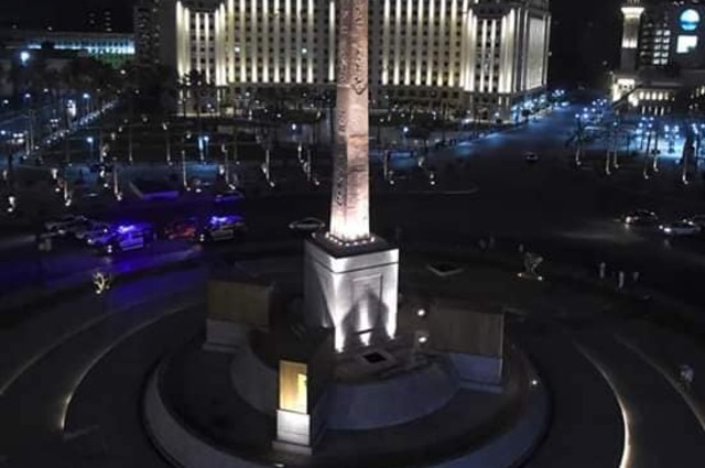 صور : ميدان التحرير في صورته الجديدة بالاضاءة