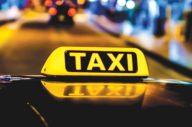 الفتوى : لا زكاة على سيارات الأجرة 